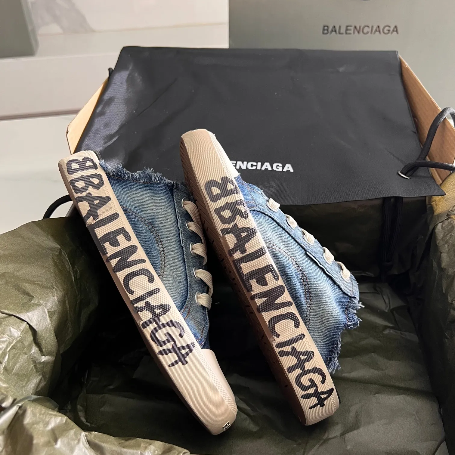 👟👟Ex-factory price 460👟👟 Semi-drag denim print BALENCIAGA washed and distressed semi-drag low-top with original packaging Code number: 35-44 (45 customized)